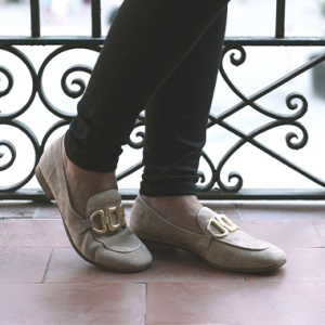 mocasines con hebilla
