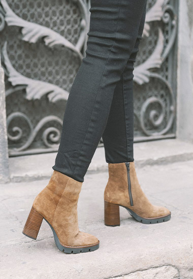mujer con botines